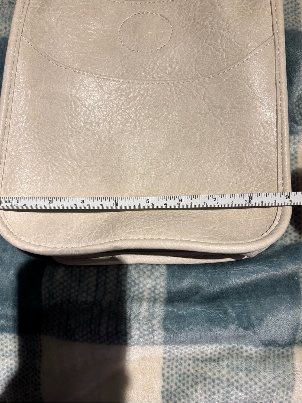 Crossbody! New!! - Picture 7 of 8